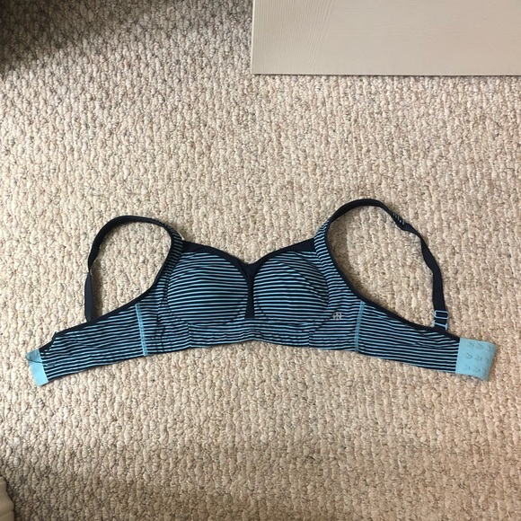 Lululemon Great Coverage Sports Bra - Picture 2 of 4